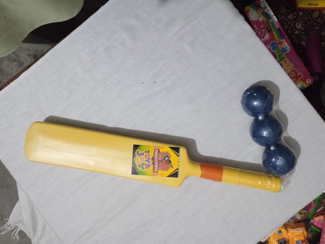Bat with 3 Balls